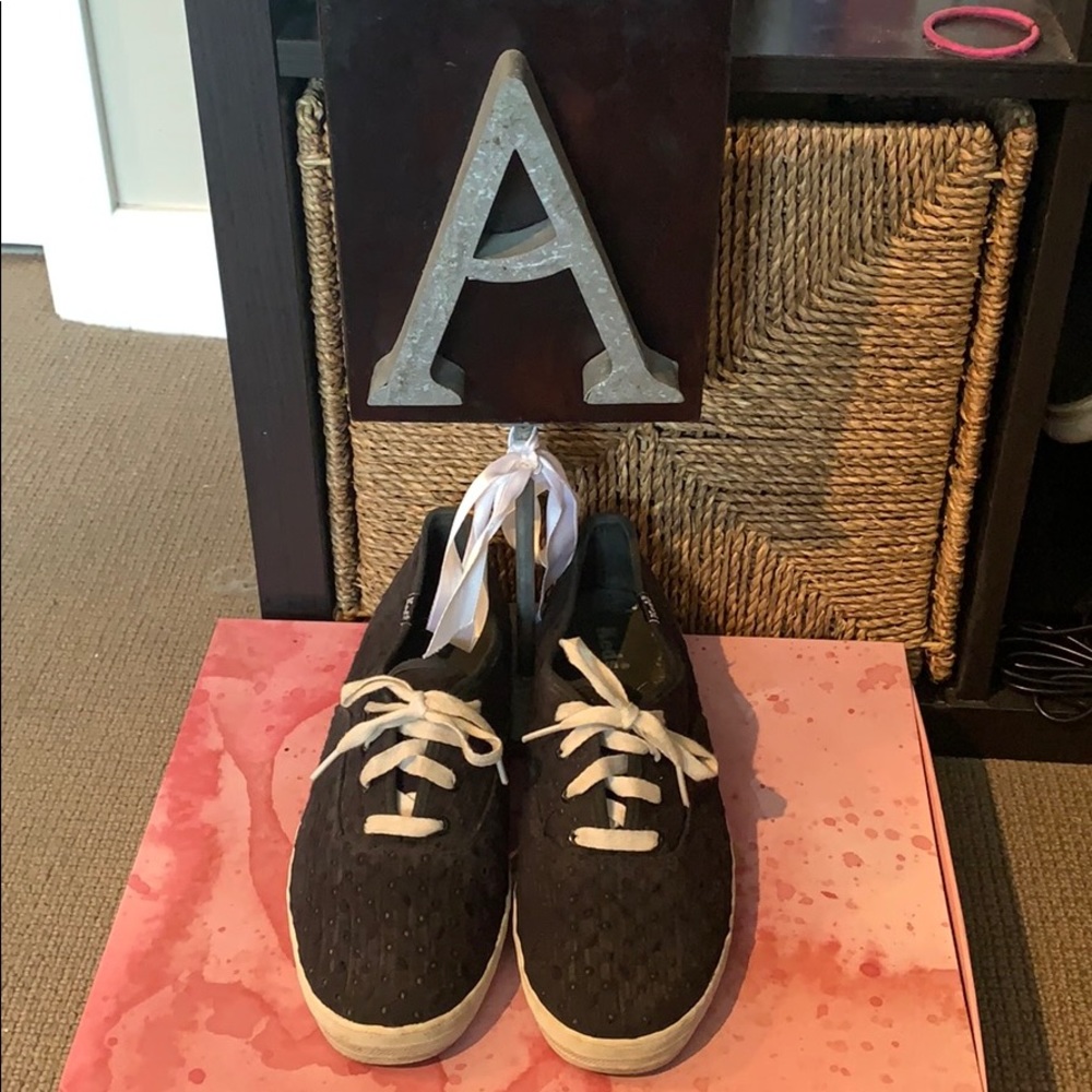 🦄Black Eyelet fabric Keds